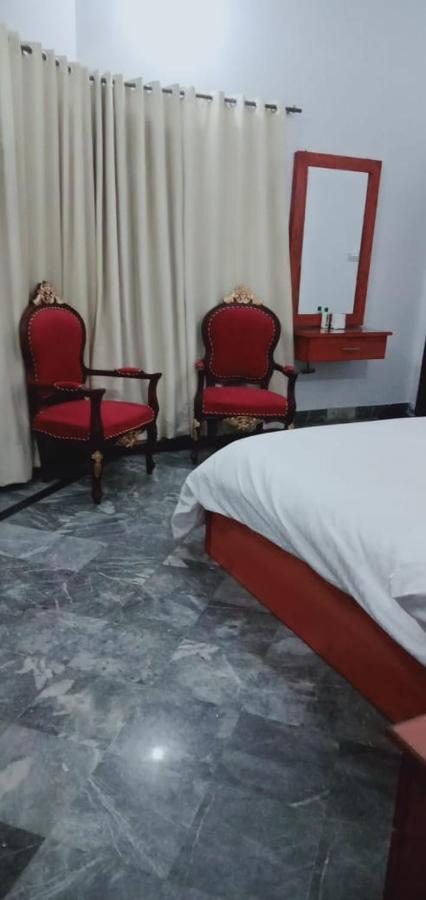 Family Guest House Lahore Near Airport Exteriör bild