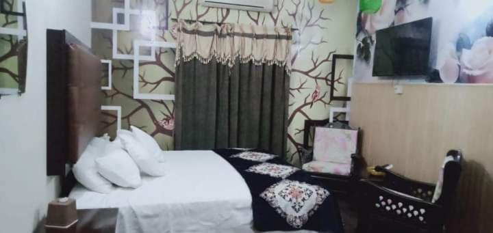 Family Guest House Lahore Near Airport Exteriör bild